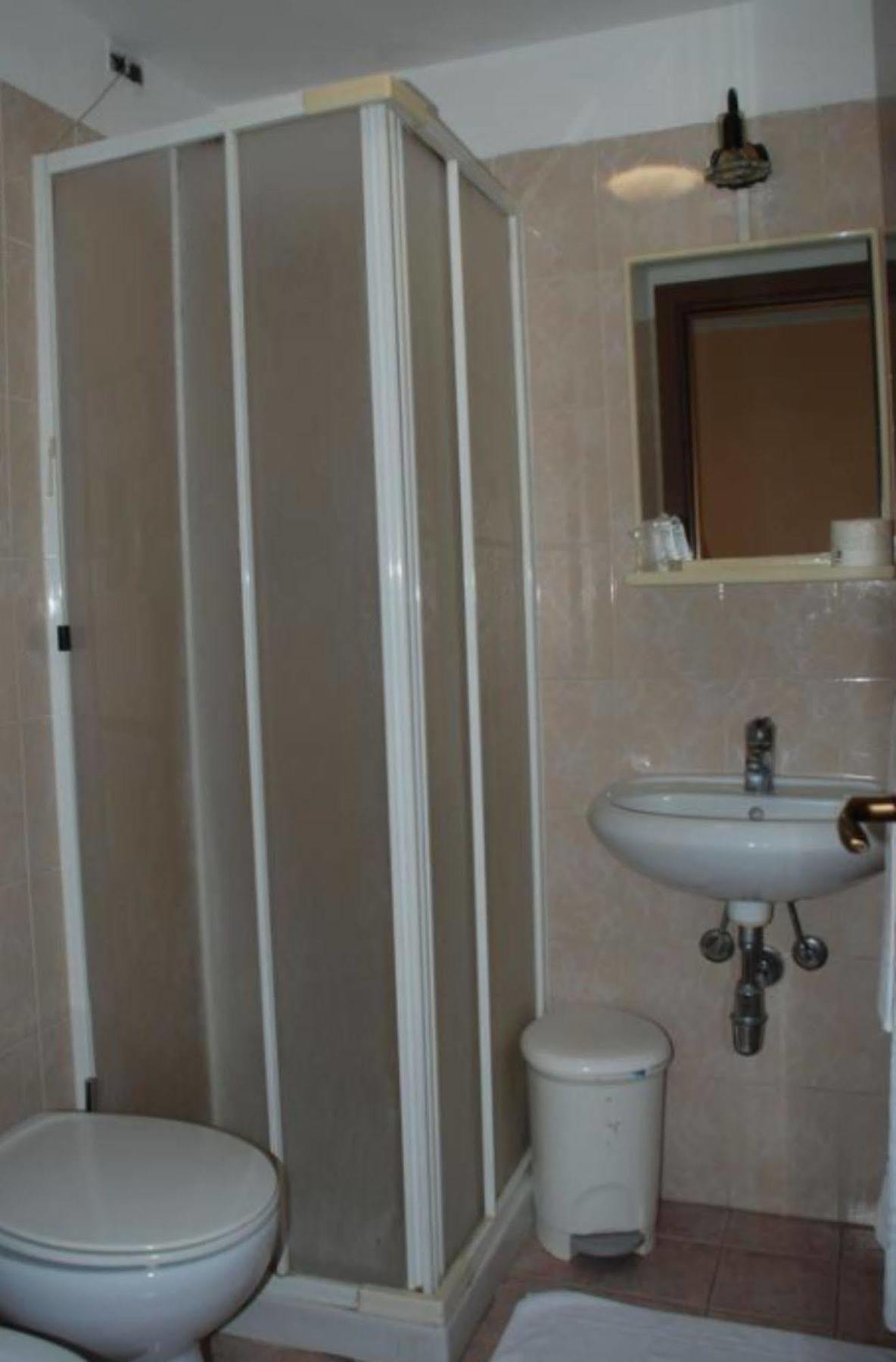 Hotel Casa Mia Милан Экстерьер фото