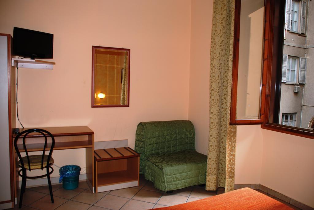 Hotel Casa Mia Милан Экстерьер фото